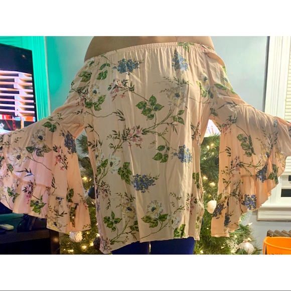 Floral off the shoulder top - Picture 3 of 3